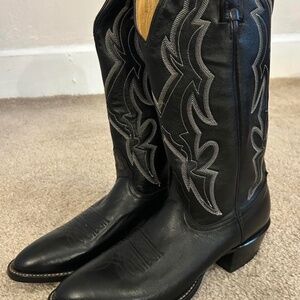 Nocona, black, leather, cowboy boots, size 9W, new condition, preowned